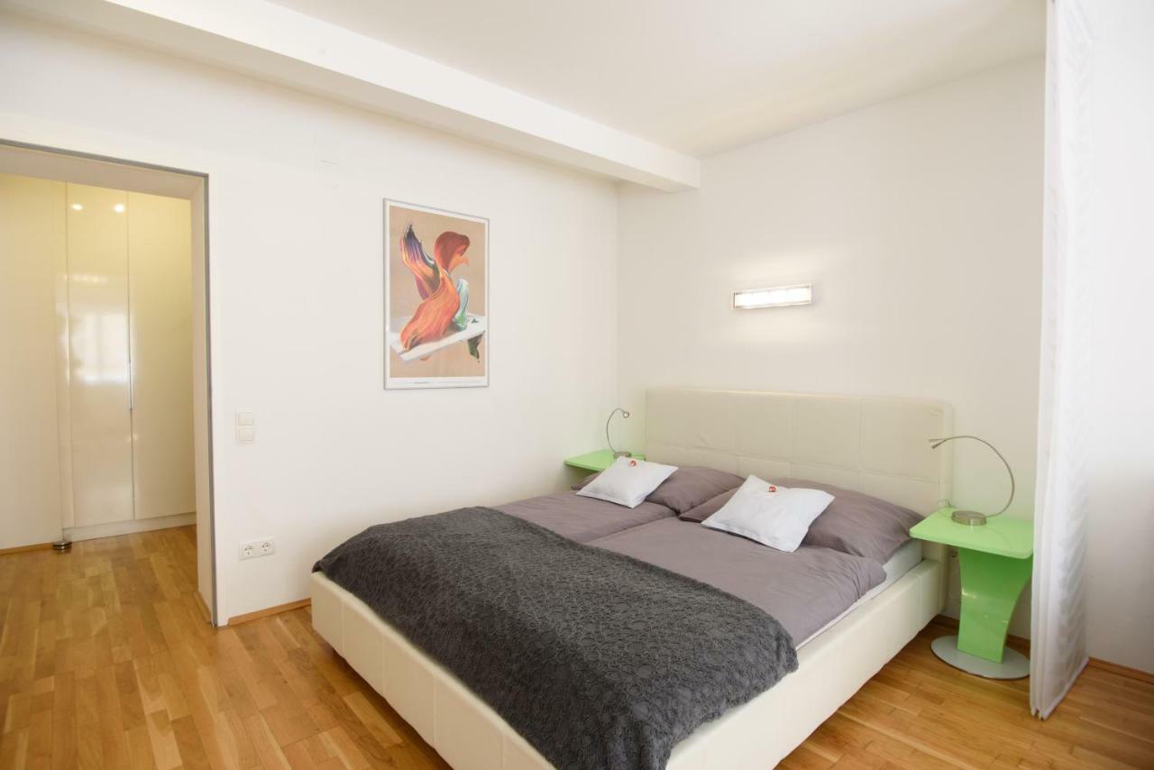 Design Apartment - Centrally Located Вена Экстерьер фото