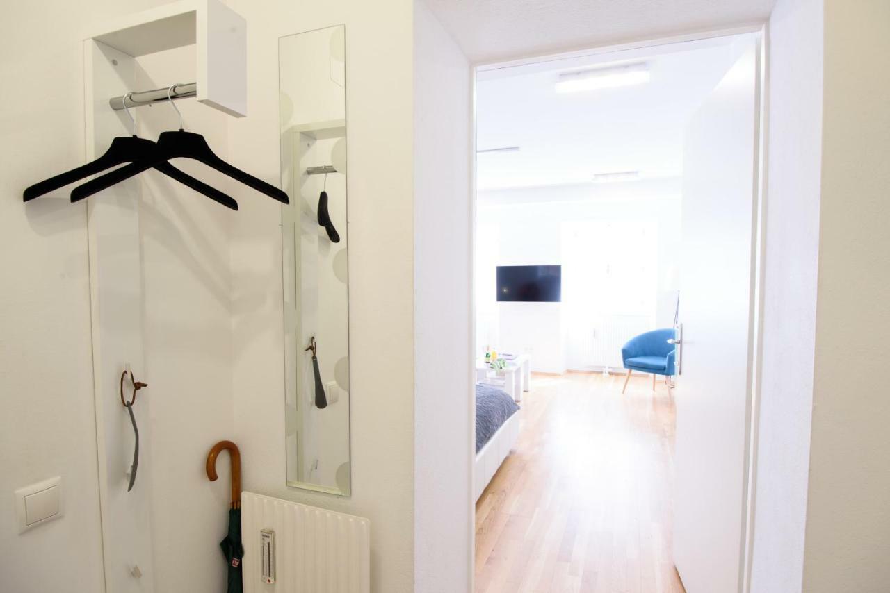 Design Apartment - Centrally Located Вена Экстерьер фото