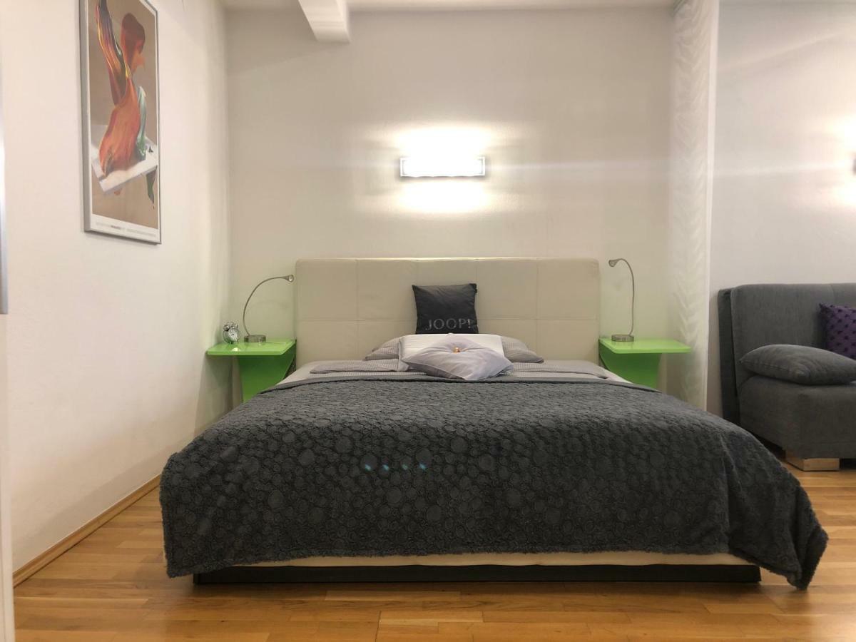 Design Apartment - Centrally Located Вена Экстерьер фото